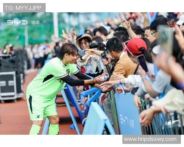 足球巨星与篮球传奇跨界碰撞 共探运动与荣耀的无界界限