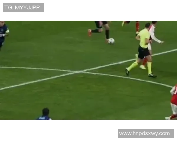 高清精选足球球星静态壁纸大全展现绿茵场上激情与力量之美